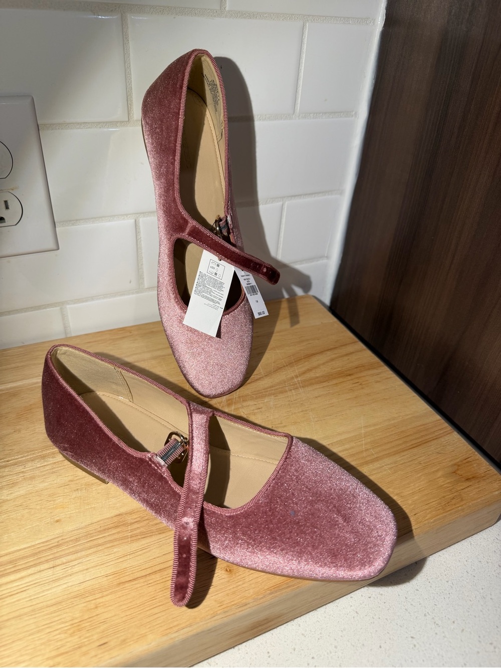 Banana Republic Velvet Mary Jane flat- Size 7.5 - Picture 3 of 12